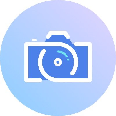 Creator of the themes enkel and Frisk for iOS devices. Studying computer science, & every now and then (read: often) do graphic design