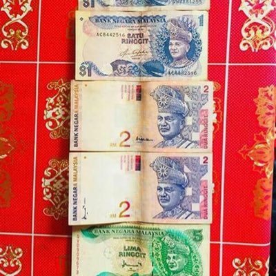 Do you have any DUIT SYLLING LAMA,TEMBAGA,OLD COINS,GOLD,JEWELRIES,STONES for sale? I am a trusted buyer, Pm Asap now if you have any of the old items for sales