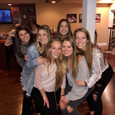 mollymariano's profile picture. Live in the moment.