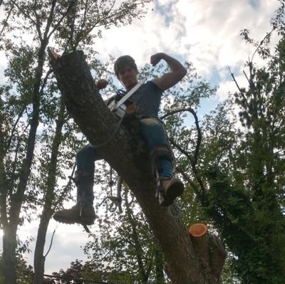 Merle__Rodgers's profile picture. Just a guy with two cats and beautiful wife