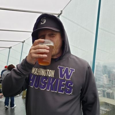 I'm a Dad, Husband, Seattle Sports Fan, and a left-leaning centrist. Let's chat. I'm also on twitch most nights playing games https://t.co/It7barJgCt