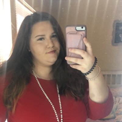 _maddiemae98's profile picture. 