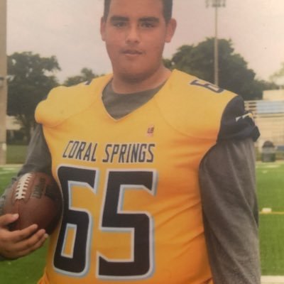 Adrian Rondon 💰 Class Of 2021🔴🟡 South Florida🌴📍 Offensive/Devensive Lineman🏈5'11 Monster🦍