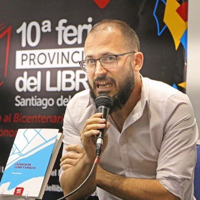 Periodista, docente e investigador. Santiagueño, argentino y terrícola.