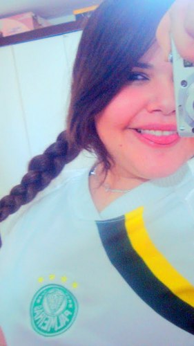 Aguela Menina que soonha coom os pées no chãão,a  menininha coom jeiitinhoo de booazinhaa e coom cariinha dee quetiinha  :DD'