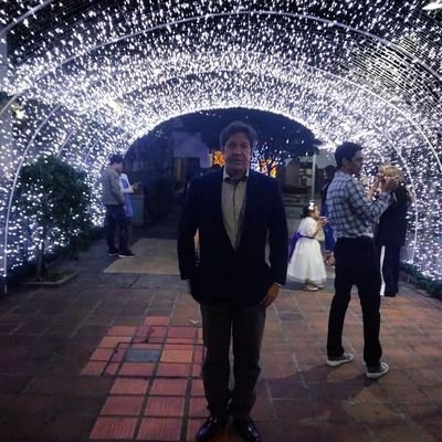 ing Electrista, especialista en Planificacion, Desarrollo y Gestion de Proyectos, Miembro del PMI global y cap Venezuela, Scrum Master, Sigueme y te sigo.