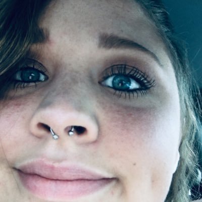 alexxx0612's profile picture. pro at being dramatic                        612