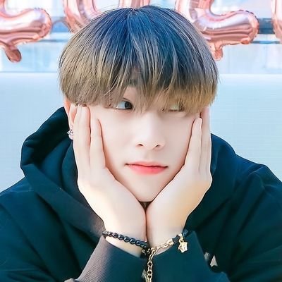 Salseunggyul's profile picture. stan @X1members for shining simmering splendid skin🐣