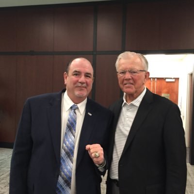 MikeRoa39913295's profile picture. 