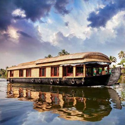 Alleppey Houseboats,We provides Best Houseboats in Alleppey/Alappuzha and welcomes you to adorable Alleppey Boat House trip in backwater of Alleppey. Enjoy!