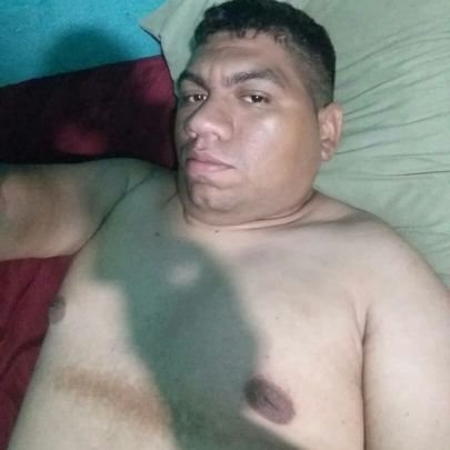 Soy Chico pasivo, 33 años que busca hombre maduro si es gordito mucho mejor...