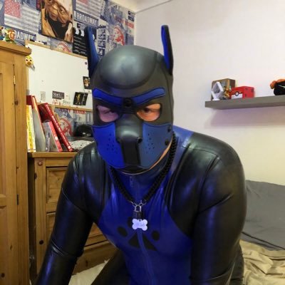 (18+) The Pup with a Blue Peter badge! Gay male alpha pup, alpha to and taken by @pupTrakr 💖 and alpha to  @Pupchewie2