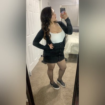 TheREALelaineD's profile picture. Mother of one. If he brings you to it, he'll bring you through it #Sagittarius ♐️#IowaNative #IowaHawkeyes💛🖤#GoSpursGo🏀 #CowboysNation🏈✭ #UFC