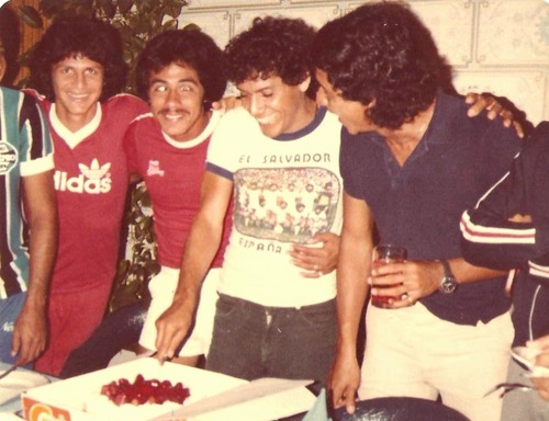 exfutbolista,jugue en Aguila, Santiagueño y Alianza. tambien participe en el MUNDIAL DE ESPAÑA 82. soy MIGUELEÑO CON MUCHO ORGULLO.