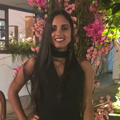 • Engenheira de Computação
• Software QA Anlyst
• Nerd Power 🖖🏾