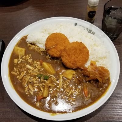 梨が好きです。柿も、いちごも、イチヂクも、パイナップルも、カレーも好きです。焼肉も、冷奴も、っつーか、偏食なし！(笑)