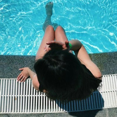 ditasaputrii__'s profile picture. Im a mess