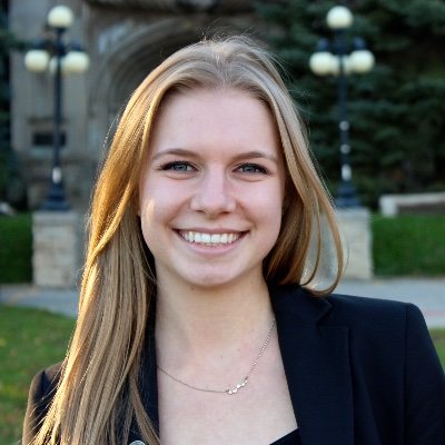 _courtneyhardy's profile picture. 