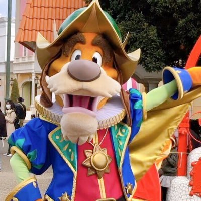 Ain グーフィーとマックスのトミカが発売してた ボンボヤージュのトミカコーナーで思わず3度見した 正面から見ると親子の顔立ちそのまんまでとてもかわいい Tdr Md グーフィー マックス
