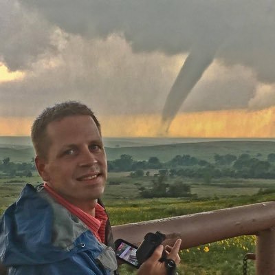 A meteorologist/storm chaser who has had a passion for weather since early childhood. Book a storm chasing tour with me. I'll show you some amazing storms!