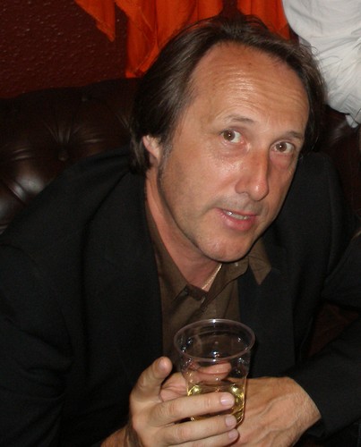 JLucLeray's profile picture. musik & logicpro & radio-france & tomorrow never knows