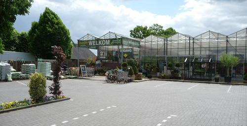 Tuinwinkel v.d. Elzen is een familiebedrijf. Begonnen in 1921 als zadenhandel en nu uitgegroeit tot prachtig tuincentrum van ruim 4000m².