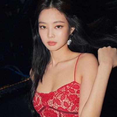 #JENNIE: same lips that be talkin bout me is the same lips that be ass kissin
