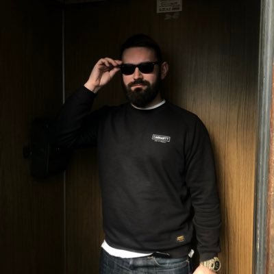 Easy1312's profile picture. H E L L F I R E