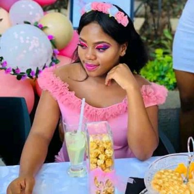 VGhxp1pvuC7dR1C's profile picture. 💛ʝєииιє💛