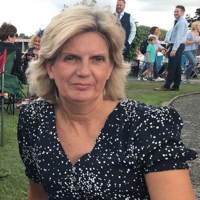 Lover of national hunt racing and books. Passionate about kids reading. Ex groom, cabin crew, childminder, currently a TA - it's been an adventure!