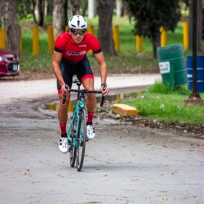 22/07/86 Licenciado en Administracion de Empresas swim/bike/run Campeón Iberoamericano de la Habana 2016 en la categoría por edades 30-34 Media distancia