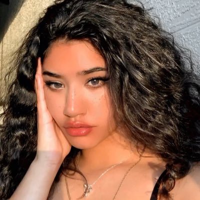 Nashelieee's profile picture. 🦂