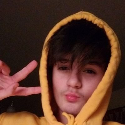 ElijahArney's profile picture. I am a content creator and want to be an entertainer full time, I appreciate any support thank you:)