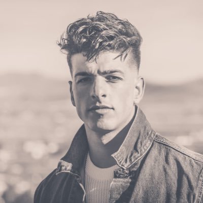 adrimg95's profile picture. 🇮🇨 Made of fitness 🏋🏽‍♂️ Sporty and elegant lifestyle 💎 It is not what I have, it is what I am 👼🏽 XXI