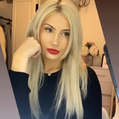 charlotte_coxx's profile picture. 🖤☕️