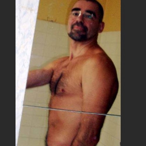 Gaybulon's profile picture. G assume, sporadiquement sport addict, chanteur de douche, noceur invetere, jouisseur decerebre, baiseur degenere et femme liberee ! What else ?.. psy abonne !