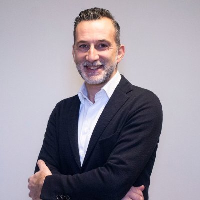 antoniodaddato's profile picture. Esperto in Social Media Marketing. Informatico itinerante e Agente di Viaggio dalla mente iperCreativa 🛴