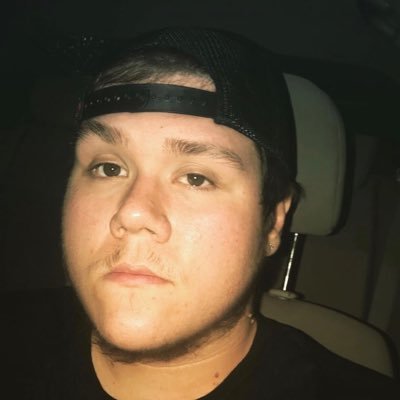 Just Trying To Make It In Life!! Future “Welder” add me 👻 Joeysilver17