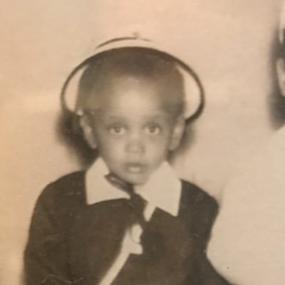 Mom2Ian's profile picture. she/her