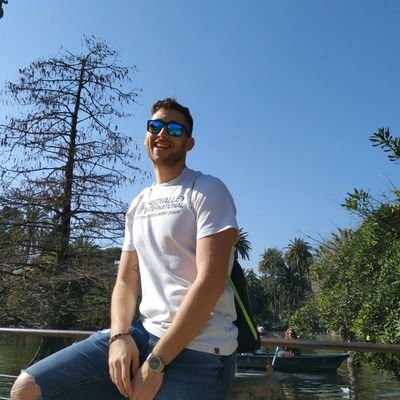 alv10garcia's profile picture. Amante del buen cine y de la buena musica. Socorrista. 
Team Manager de Fiver Motorsport
ig: alvaro10garcia