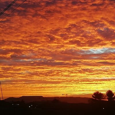 Amanece en puerta oscura