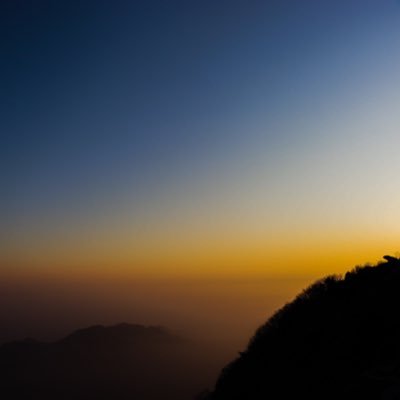 Zimu03090038's profile picture. On the way