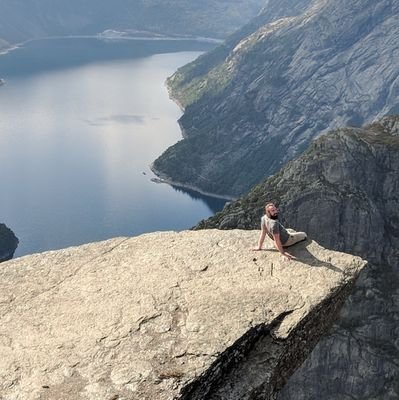 Huge hockey fan, particularly the Devils! Love to rock climb and go on adventures around the world!