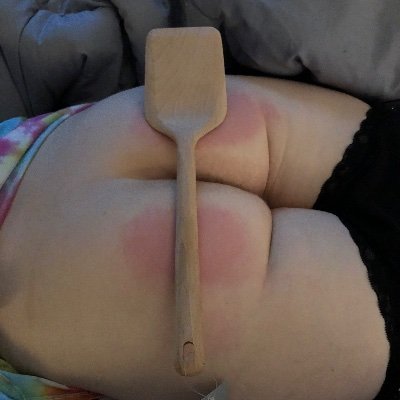 Beginner professional spanker, looking to meet like minded individuals and perhaps some naughty bottoms to spank.