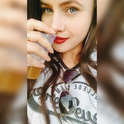 Meio psicóloga e meio vendedora de morangos, depende do horário
@wilian89855730 💍