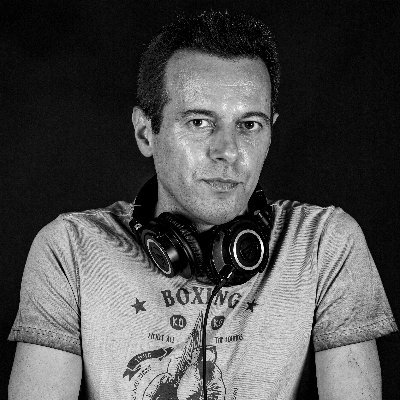 Singer, songwriter & Italian Voice over artist