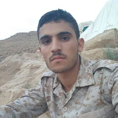 نقيب في الجيش الوطني اليمني
اعمل على قتال الروافض الشيعة وأتباعهم
ومدافعآ على عرض رسول الله الشريف وصحابته الكرام