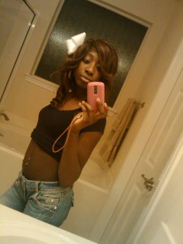 JustPrettyLilMe's profile picture. 