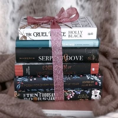 ❤️ Tea/Coffee/Book Lover ☕📚 Online Cosy Bookish Gift Shop For Book Lovers & Autumn Souls 🌠 Shop link ⬇️ & find me on Etsy!