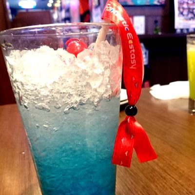 主にグッズの交換・譲渡アカウントですが普通に喋ります。DMは基本解放してますので、金額交渉などリプライでは話しにくい内容でしたらお気軽にどうぞ。お取引後はフォロー解除して頂いて構いません。何かご不安なことがありましたら本アカまで!